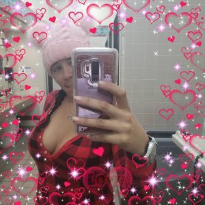 Meet your Posher, Alicia